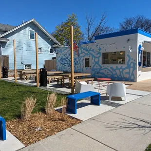 If you're a people watcher, that a sidewalk view!