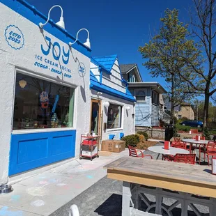 Enjoy the great outdoors -- bring a friend or two!!