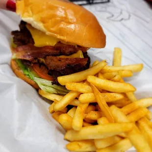 Bacon avocado burger