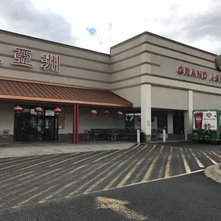 he outside of the restaurant