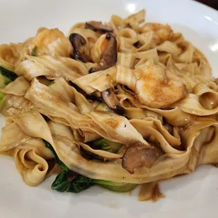 pasta dish, pasta, food