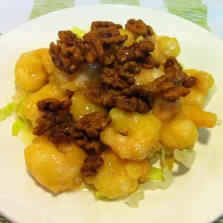 Shrimp with Honey Glazed Walnuts