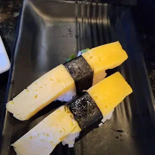 Egg sushi