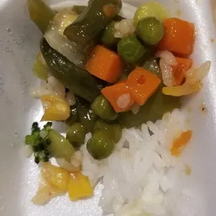 Cooked can vegetables added to the kung Pao chicken