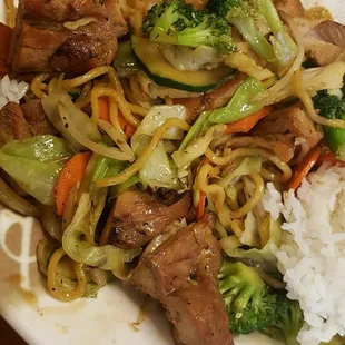 They don't skimp on veggies in their chicken Yakisoba dish but it has no flavor ...and veggies should be cooked longer