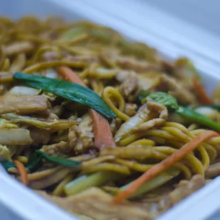 Chicken Lo Mein