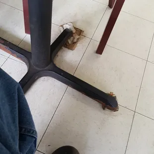 Uneven tables the food has to be good