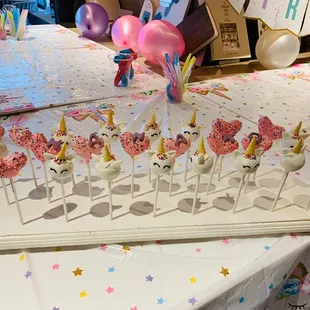 Unicorn &amp; Heart Cake pops