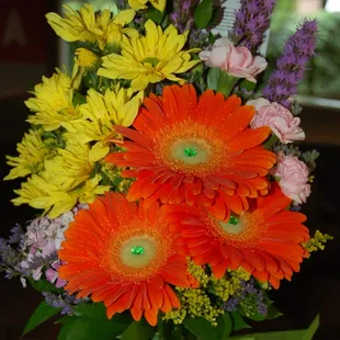 See review by gasmangram...Orange flowers with jewels no less. Ugh!!!