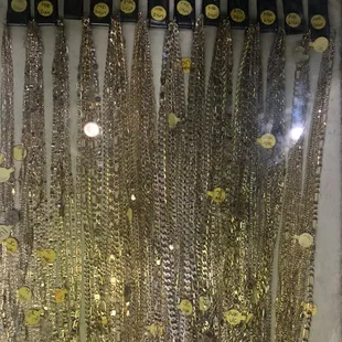 Assorted style of chains and length
