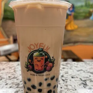 Classic milk tea with tapioca