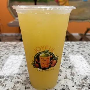 Cold-pressed Kumquat sugarcane juice