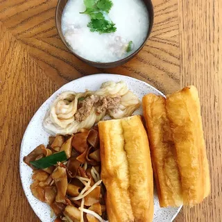 Chow Fun with Prawns