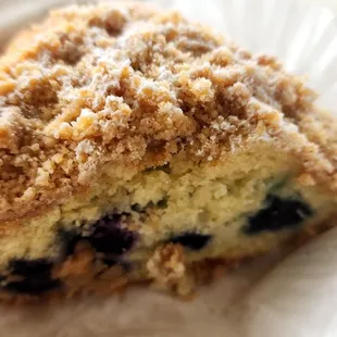 Blueberry crumble cake