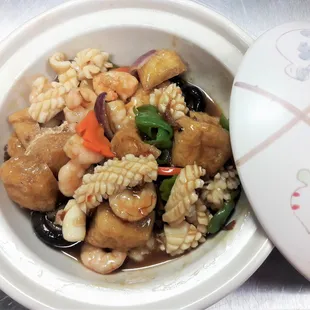Seafood Tofu Pot 海鲜豆腐煲