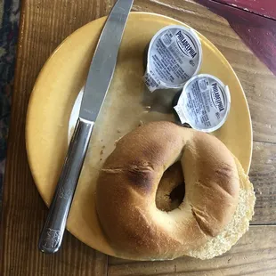 Plain bagel with cream cheese