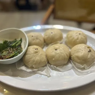 Vegetable Vermicelli Bun (tofu/cabbage/vermicelli filling) 素菜粉丝包 (rating: 5/5)