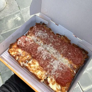 01) Classic Cheese Pizza (v)