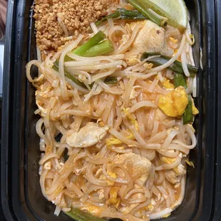 Chicken pad thai
