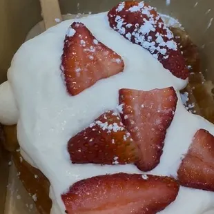 Build your own Croffle (strawberry and cream)