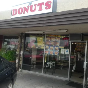 This is the entrance facing Alondra Bl.