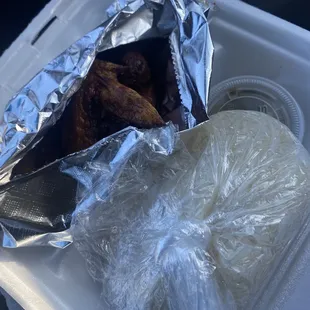 chicken wings and fried chicken, fried chicken wings, fried chicken, chicken, bbq wings, poultry, chicken wings, food, bbq chicken