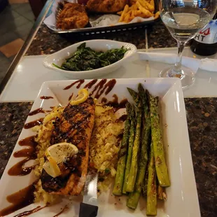 Salmon asparagus and spinach