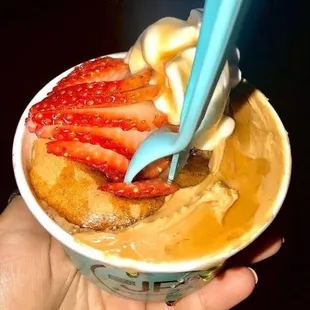 white chocolate pancakes, with peanut butter, strawberries and maple syrup!