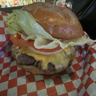 Cheeseburger - fresh, juicy, delicious