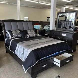 Modern/Rustic Queen Bedroom set with drawers on footboard