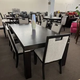 Strong Modern table