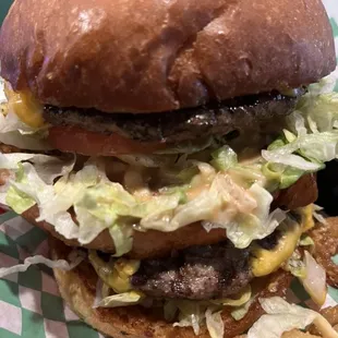 JR Mac burger