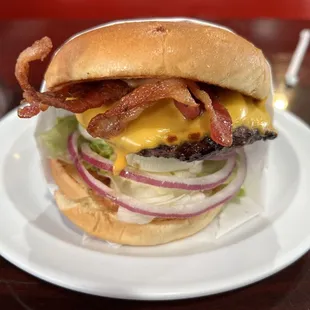 Classic Fantastic Cheeseburger with bacon