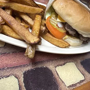 Cheeseburger is Delicious.