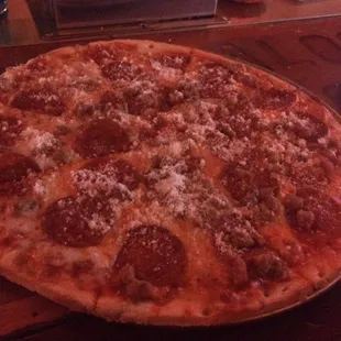 good bar pizza for less than $10