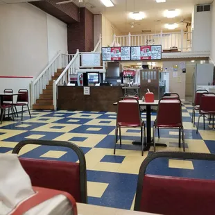 Nice quiet place. No tvs or radio on