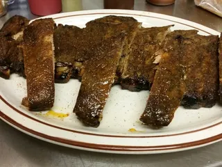 B's Thirsty Pig Bar & Que