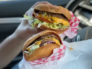 Buzzs Drive In