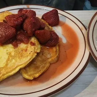 French toast with strawberries