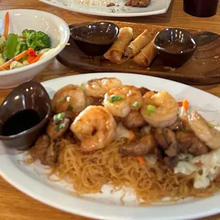 Chicken &amp; shrimp pancit with a side of veggies