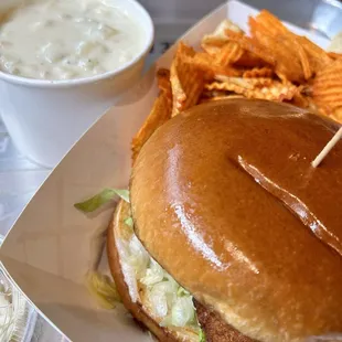 Fish sandwich w/cup of clam chowder