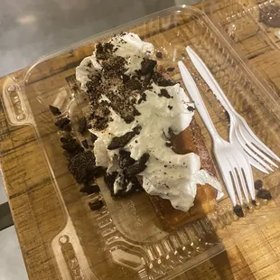 Cinnamon sugar dessert roll with Oreo topping