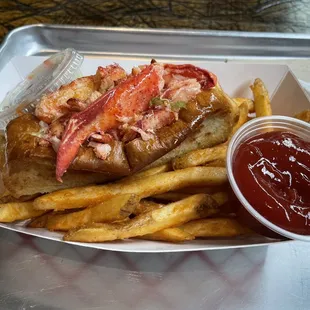 Lobster roll. Nom nom. Buttery. Bread is perfectly dense.