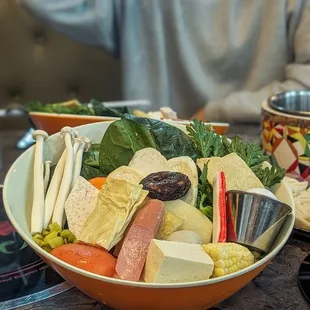 Vegetables paired with hot pot