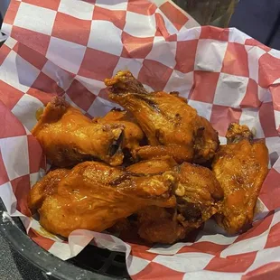 Got dayyyum these wings girthy