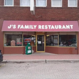 the outside of the restaurant