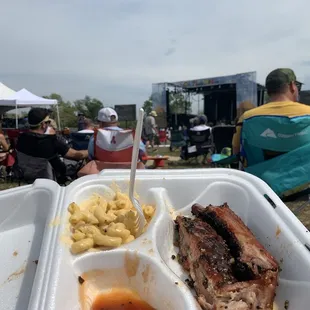 Mac n cheese and ribs