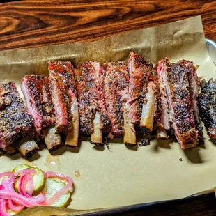 a tray of ribs