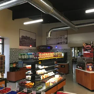 Full Service Ronnoco Coffee bar including 7 flavors of cappuccinos!