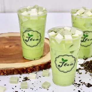 Signature Drink: Milk Green Tea with Matcha and Vanilla Milk Cubes